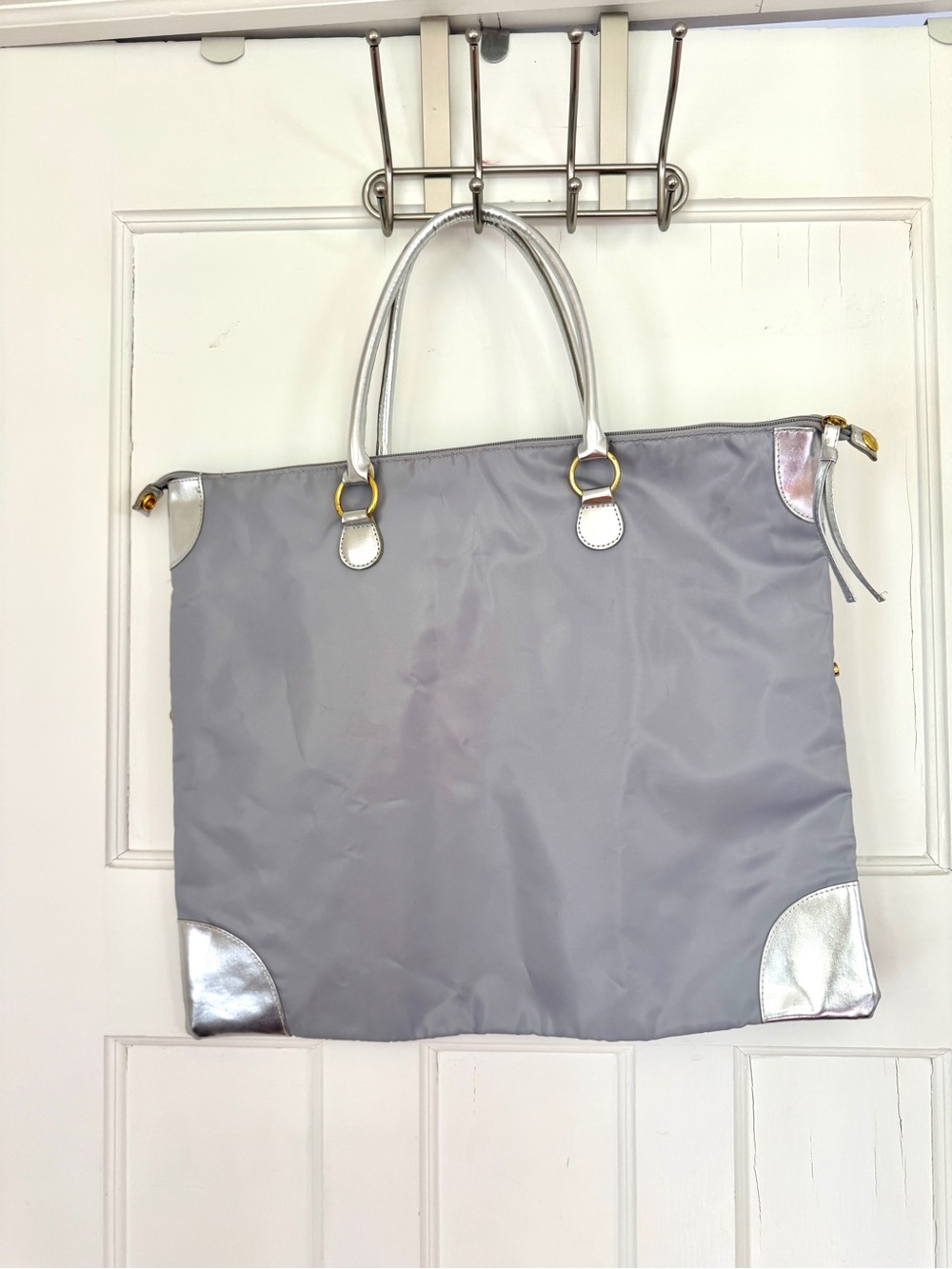 Never used 🌸Silver Accent Light Gray Tote Bag